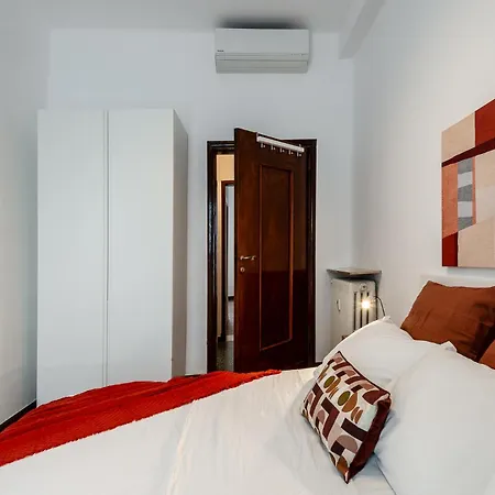 Stayeasy Melloni - 3 Rooms, 2 Baths - Center Apartment